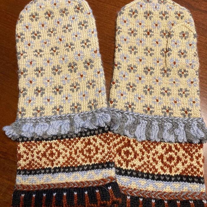 Teaser image for Latvian Mittens