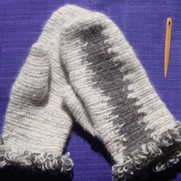 Teaser image for Nålbinding Mittens and Socks